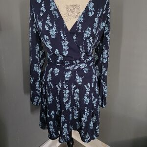 Francesca's Collections Navy Floral Long Sleeve Dress